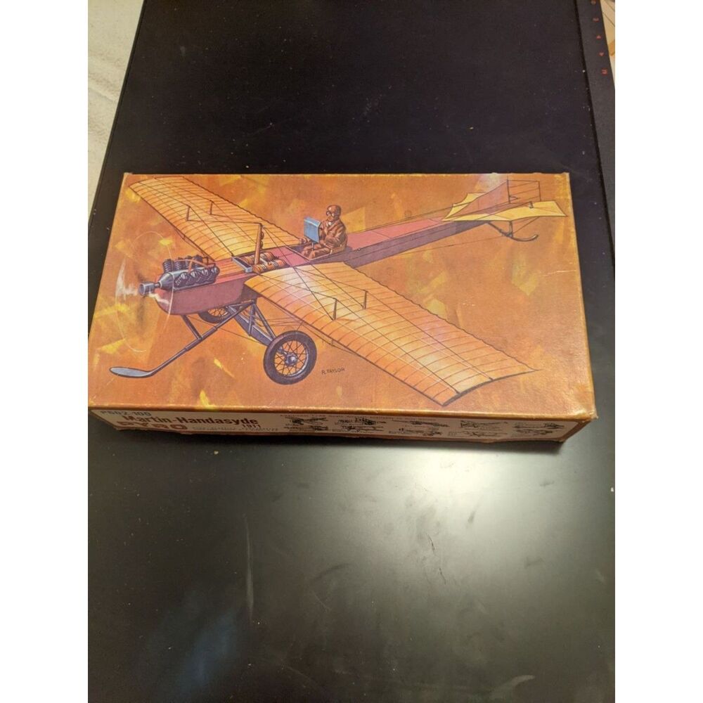 Vintage Pyro Martin-Handasyde 1911 1/48 Airplane Model Kit P602 Open Box